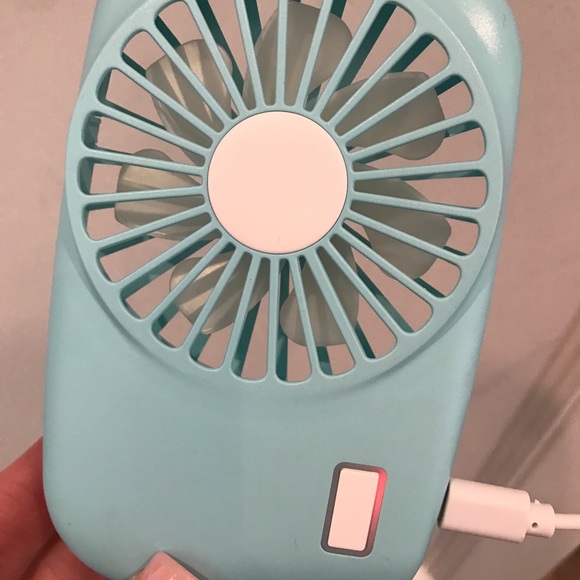 🦋Blu Butterfly Travel Fan - Aqua or White - USB rechargeable. - Picture 5 of 9